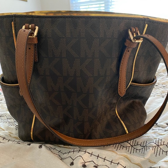 Michael Kors Handbags - Large Michael Kors bag Michael Kors Handbags - Large Michael Kors bag